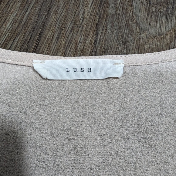 LUSH | light blush blouse, flowy, long sleeves with button accents, size medium - Picture 7 of 9